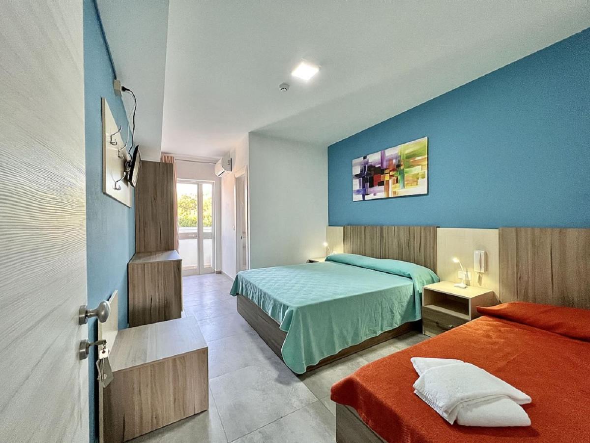 Hotel Old River Lignano Sabbiadoro Kültér fotó